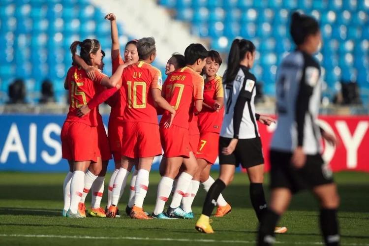 中国男足vs女足友谊赛